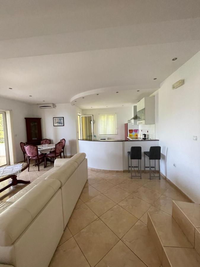 Apartments Rozela Ulcinj Exterior photo